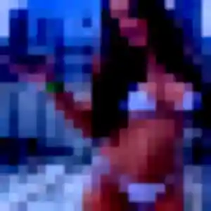 Huguette, 21 ans, disponible à Cazouls-lès-Béziers pour un plan cul