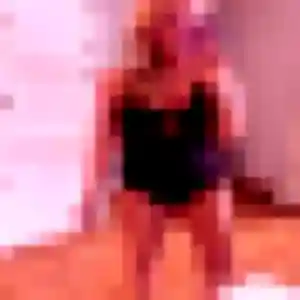 Brune, 20 ans, connectée à La Grand-Croix pour une rencontre coquine