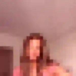 Severine (24 ans) à Lannilis attend une rencontre ce soir