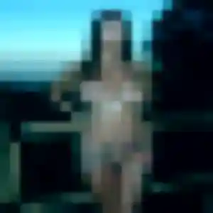 Zina de Lanton, 22 ans - plan cul en toute liberté