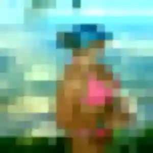 Rejoins Sabine, 21 ans à Le Beausset en privé