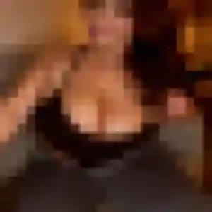 Ninon (23 ans) à Mennecy propose une rencontre ce soir