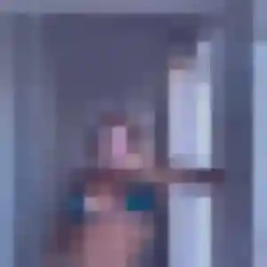 Photo exclusive de Emeraude, 25 ans à Palaiseau - plan discret