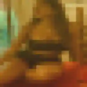 Theresa, 34 ans, en ligne à Saint-Denis pour un plan cul