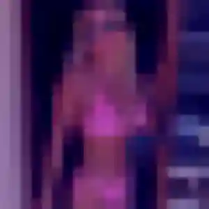 Rencontre Emmanuelle, 32 ans à Saint-Priest en t'inscrivant