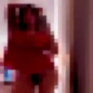 Photo de Veronique à Sainte-Sigolène (25 ans) - plan cul gratuit