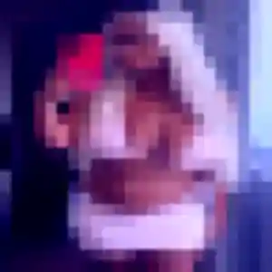 Amira, 22 ans, en ligne à Simiane-Collongue pour un plan cul