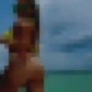 Contacte Monique, 21 ans à Uzès en privé
