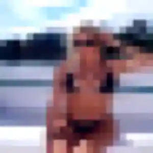 Louna (23 ans) à Vias propose un plan cul ce soir